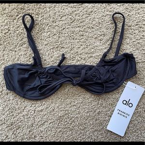 Frankie’s bikinis alo collab bikini top